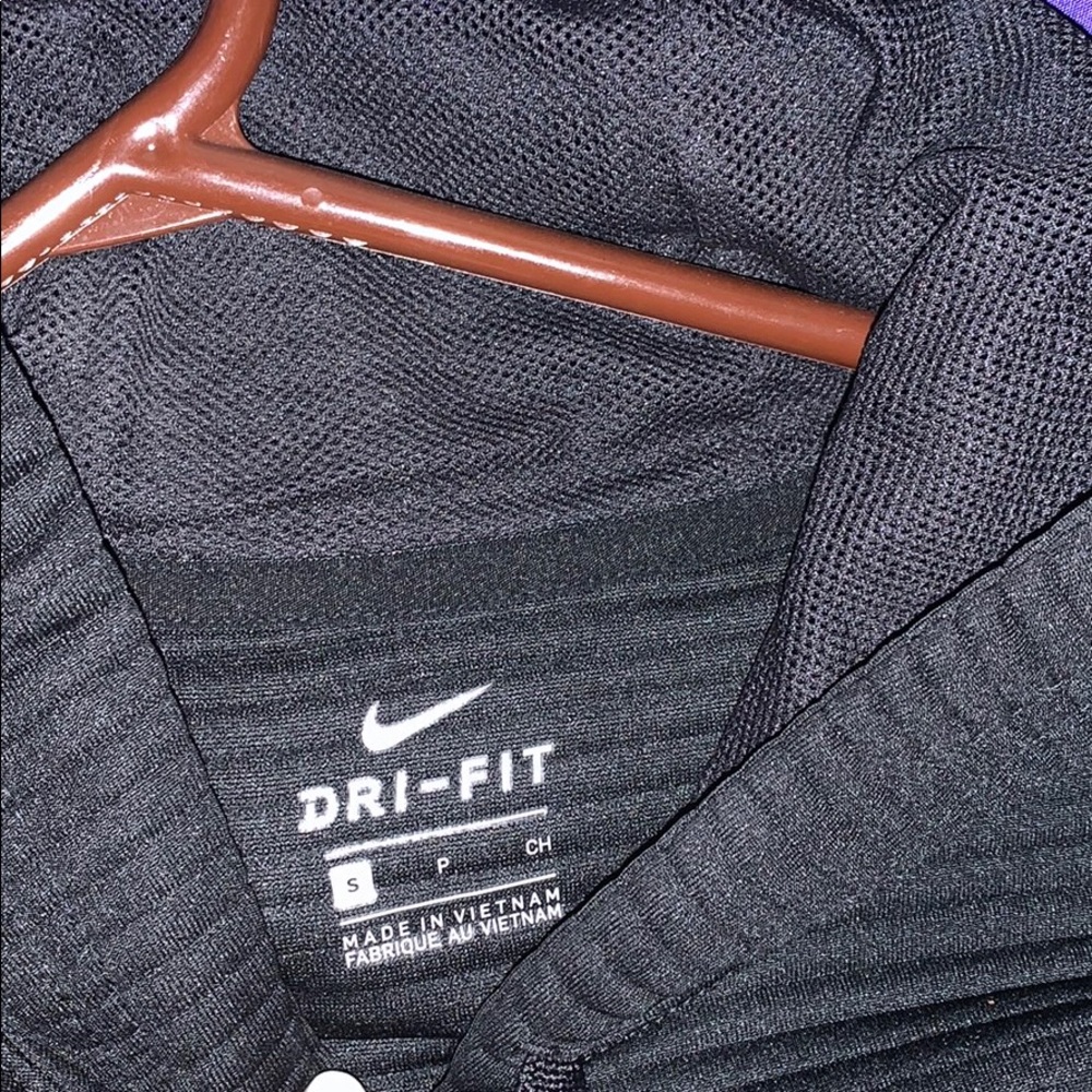 nike pullover - Picture 3 of 6